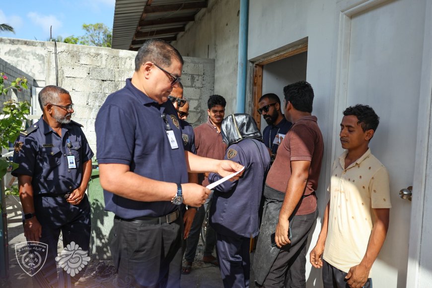 އައްޑޫގައި ޤަވާއިދާއި ޚިލާފަށް އުޅެމުންދިޔަ 83 ބިދޭސީން އަތުލައިގަނެފި