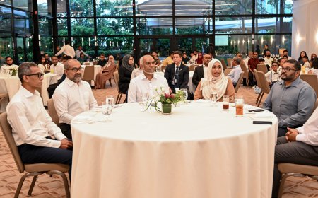 ސިންގަޕޫރުގައި ދިރިއުޅޭ ދިވެހި އާއިލާތަކާ ރައީސް ބައްދަލުކުރައްވައިފި