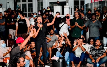 ޒުވާނުންގެ މުޒާހަރާގައި އިސްކޮށް އުޅުނު ޝިމަންއާއި މަހުޒޫމަށް ދައުވާކޮށްފި