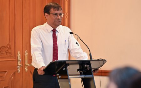 އުއްތަމަ ފަނޑިޔާރު މުއުތަސިމް ރިޓަޔާ ކުރައްވައިފި