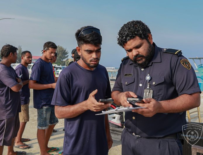 ގަވާއިދާ ހިލާފަށް އުޅުނު 12،000 އަށްވުރެ ގިނަ ބިދޭސީން ޑީޕޯޓްކޮށްފި