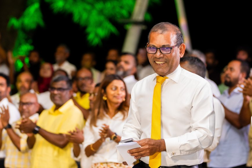 ދަރިވަރުންގެ ޔުނީފޯމް ބަދަލުކުރުމަކީ ޚަރަދުބޮޑު ބޭކާރު ކަމެއް: ރައީސް ނަޝީދު