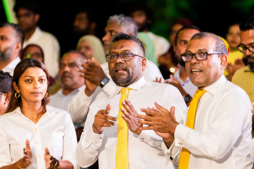 ފައްޔާޒުގެ އިސްތިއުފާ އާއިއެކު ނަޝީދުގެ ތަޢުރީފު