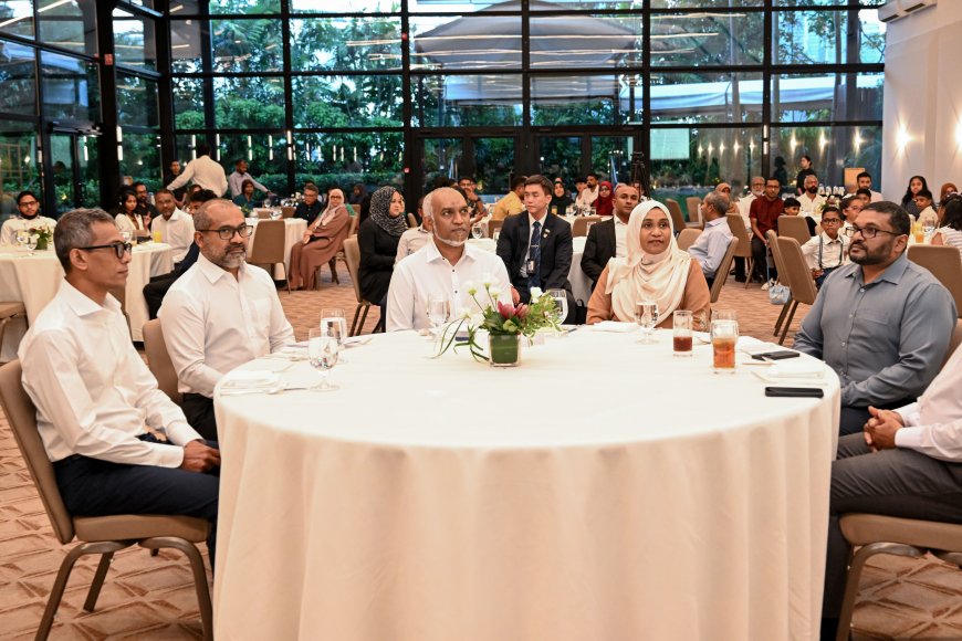 ސިންގަޕޫރުގައި ދިރިއުޅޭ ދިވެހި އާއިލާތަކާ ރައީސް ބައްދަލުކުރައްވައިފި