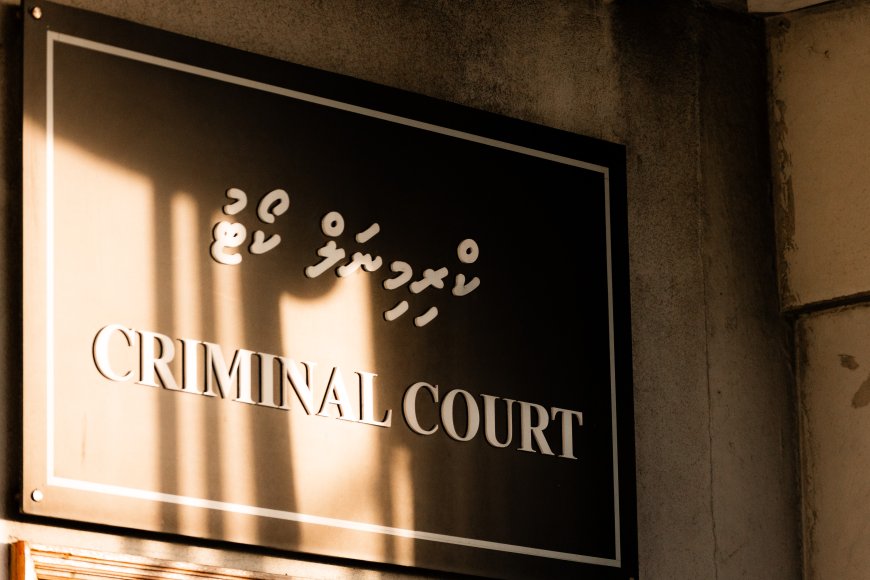 ފިހާރައަކުން ޗޮކްލެޓެއް ވަގަށް ނެގި މީހަކު 15 ދުވަހަށް ބަންދުކޮށްފި