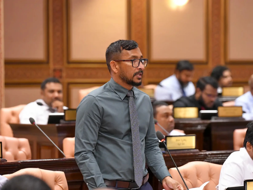 ރައްޔިތުންގެ ހިޔާލު ހޯދުމުގެ އާންމު ވޯޓު ނެގުމުގެ ބިލް މަޖިލީހަށް ހުށަހަޅައިފި