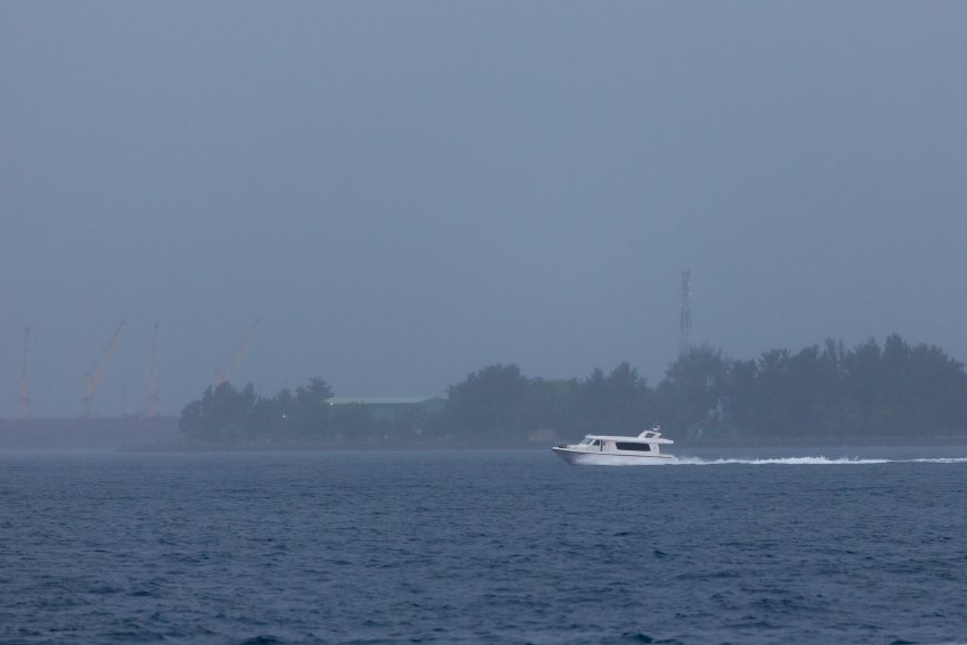 ކާށިދޫ ކަނޑަށް ހުއްޓުނު ބޯޓެއްގައި ތިބި މީހުން ސަލާމަތްކޮށްފި