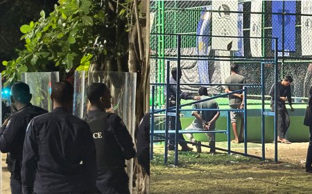 އިނގުރައިދޫ އާއި ދުވާފަރުގެ ފުޓްސަލް މެޗު ހޫނުވެ ސަޕޯޓަރުން މާރާމާރީ ހިންގައިފި