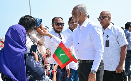 ފޮޓޯ: ރައީސް މުޢިއްޒު ބ އަތޮޅަށް ކުރެއްވި ދަތުރުފުޅު