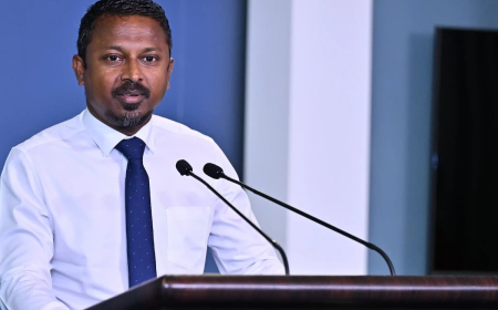 މީޑިއާ ބިލް އަނބުރާ ގެންދަންޖެހޭކަމަށް ގަބޫލެއް ނުކުރަން: އުޝާމް