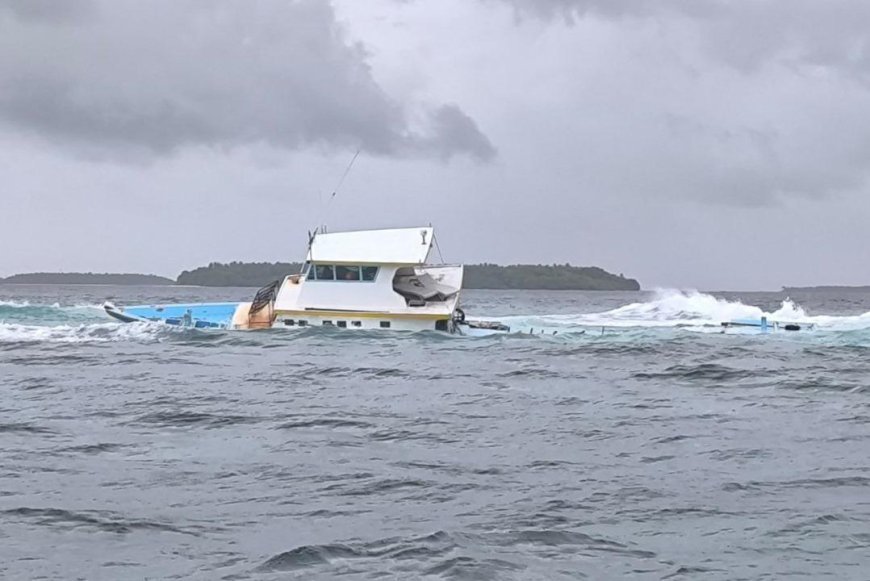 ފަރަށް އެރި ދޯންޏެއްގައި ތިބި މީހުން ސަލާމަތްކޮށްފި