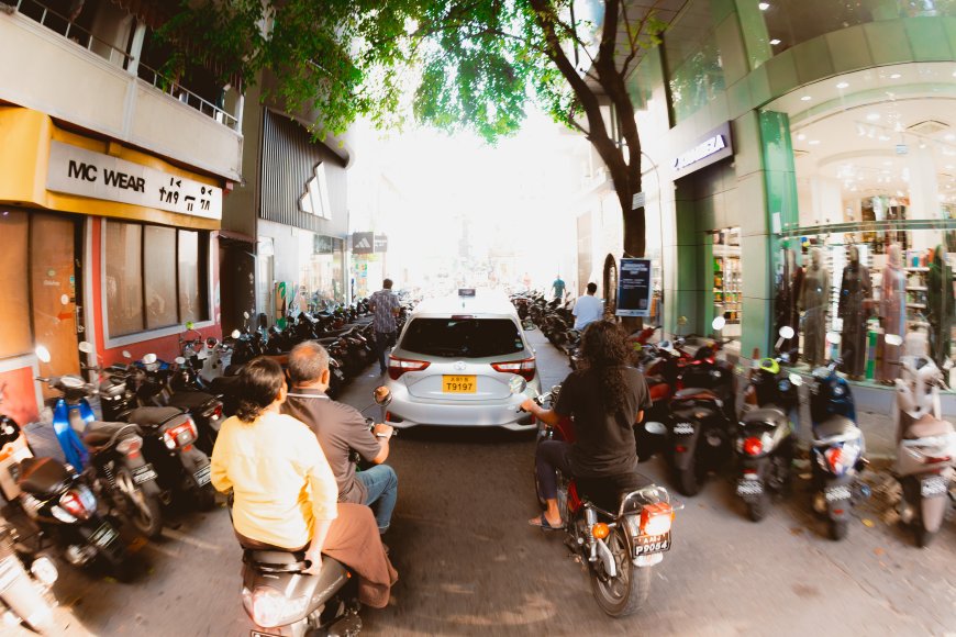 މާލޭ ގެއެއްގެ މަތިން ވެއްޓުނު މީހަކަށް ފަރުވާދެނީ