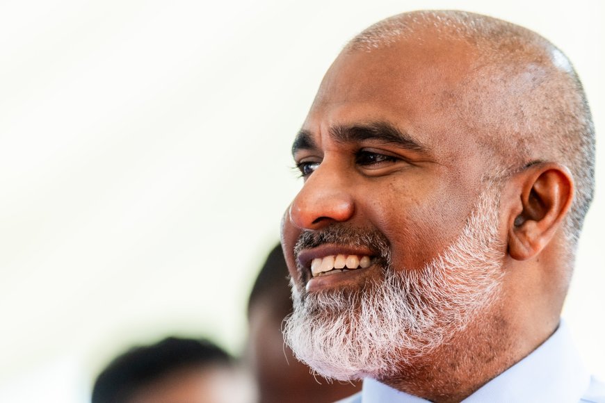 މުދައްރިސުންނަށްވުރެ ޝަރަފުވެރި އިއްޒަތްތެރި ބަޔަކު ނުތިބޭނެ: މިނިސްޓަރު