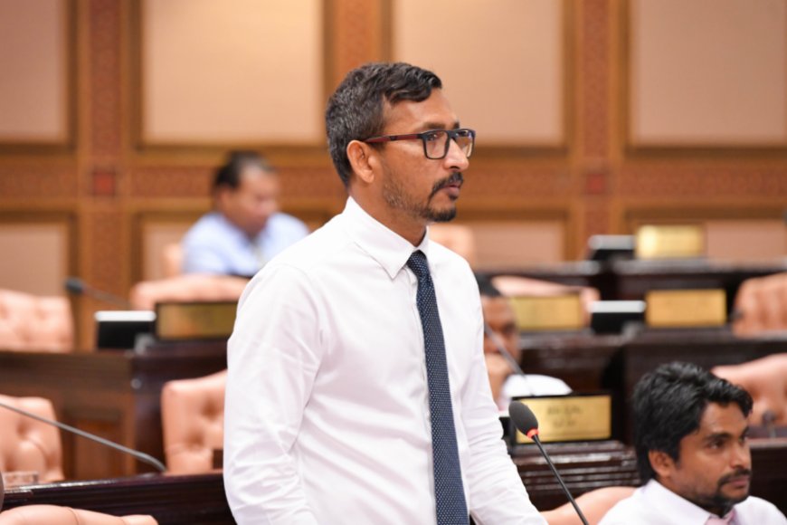 ފާޑުކިޔުންތަކަށް ނުބަލައި މީޑިއާ ރެގިއުލޭޝަން ބިލު މަޖިލީހަށް ބަލައިގެންފި