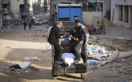 Gaza City in Ruins: Israeli Strikes Leave 78 Dead as Civilian Exodus Continues