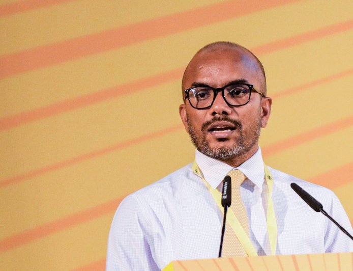 އަމީރު, ރައީސަށް: މަނިކުފާނު ވެރިކަމުގައި ހުރުމުގެ މާނައެއް ނެތް