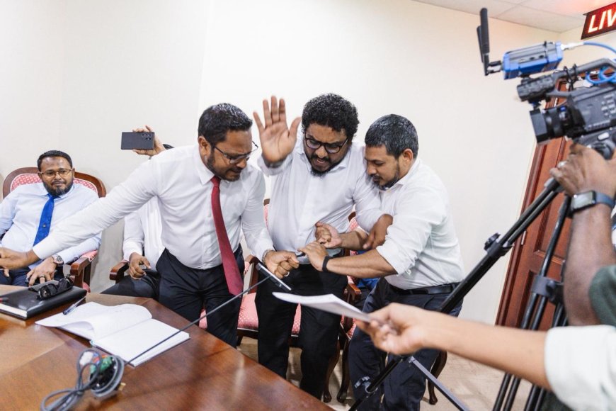 ކަންބޮޑުވުންތަކަށް ބެލުމެއް ނެތި މީޑިއާ ކޮންޓްރޯލު ބިލު މަޖިލިސް ކޮމިޓީން ފާސްކޮށްފި