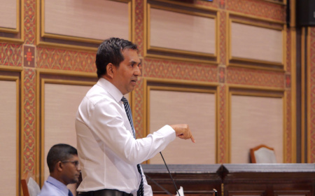 މި ސަރުކާރުން ފައިސާ ޗާޕުނުކުރާ ކަމަށް ބުނެ ސައީދު މަޖިލީހުގައި ދޮގުހަދައިފި