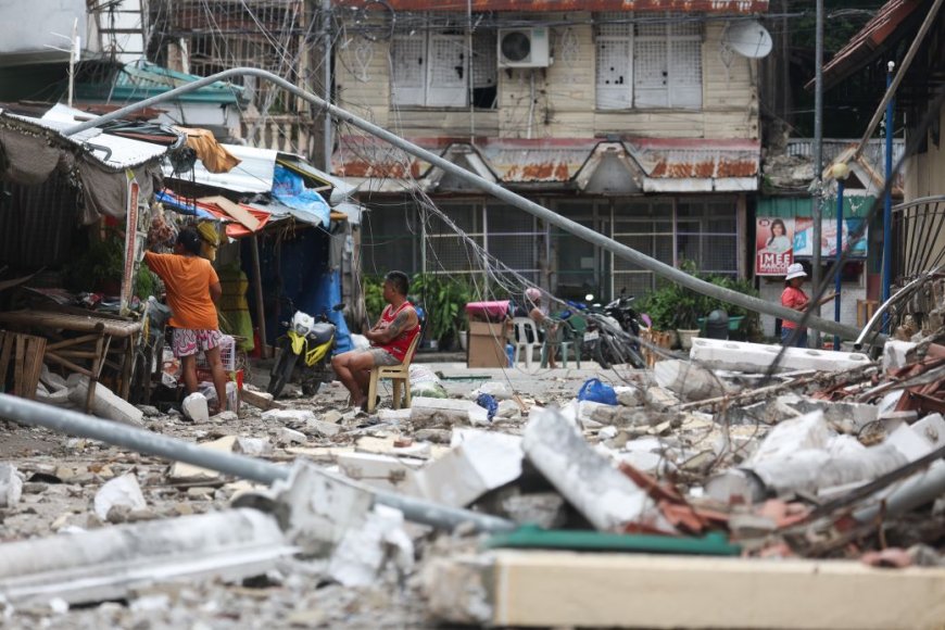 Deadly 6.9-Magnitude Earthquake Rocks Central Philippines, At Least 69 Dead