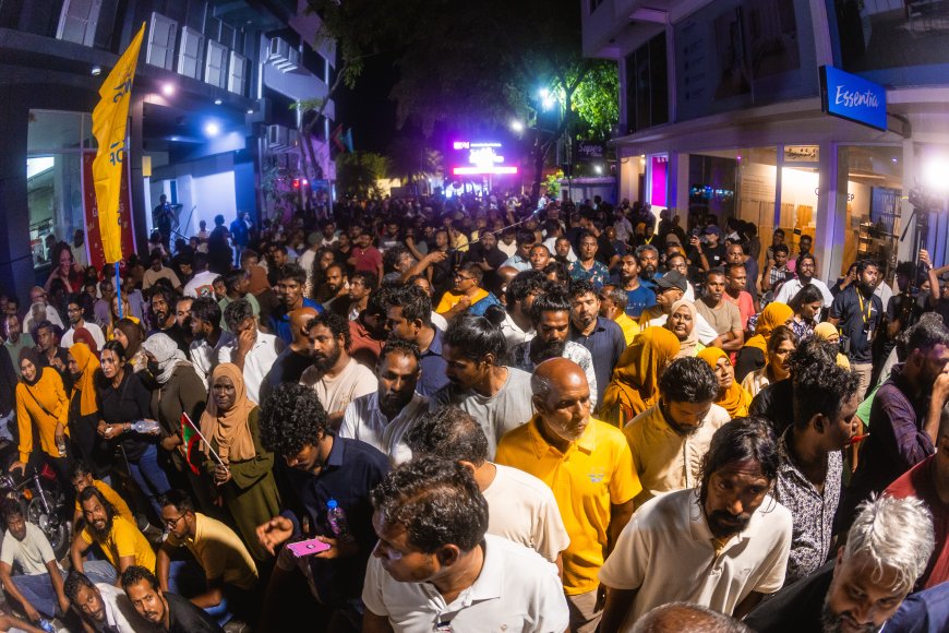 އިންތިހާބު ބާއްވަން އެމްޑީޕީގެ އެކްޓިވިސްޓުން ފަންޑްރައިސް ކުރަނީ