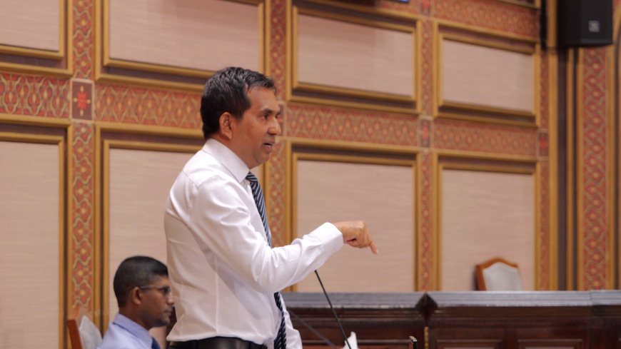 މި ސަރުކާރުން ފައިސާ ޗާޕުނުކުރާ ކަމަށް ބުނެ ސައީދު މަޖިލީހުގައި ދޮގުހަދައިފި