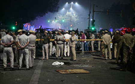 Eight Dead, Dozens Injured in Explosion Near Red Fort, New Delhi