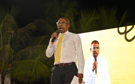 މޭޔަރު އާޒިމް، "މޭޔަރު މުއިއްޒު"ގެ ވައްކަން ފޮރުވާކަމުގެ ތުހުމަތު!