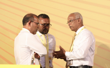 އިސްތިއުފާ ދެއްވަމުން ފައްޔާޒް ކިޔައިދެއްވީ ޕާޓީ ރޫޅުނަނުދޭން ކުރެއްވި މަސައްކަތް