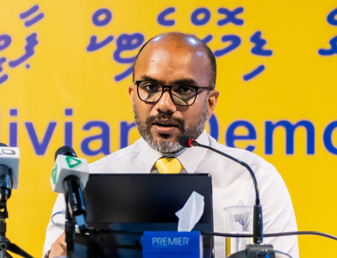 Saeed Is Not Fit to Talk About State Debt Says Ameer