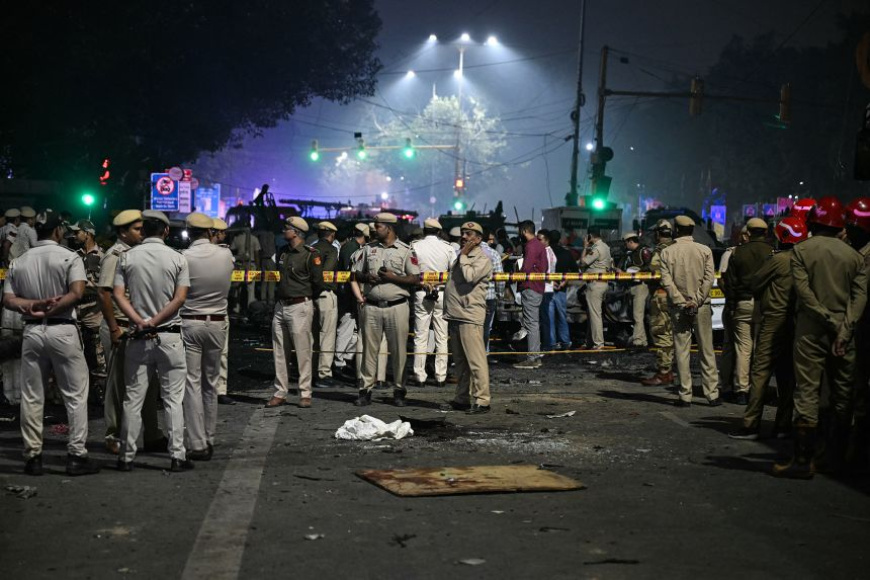 Eight Dead, Dozens Injured in Explosion Near Red Fort, New Delhi