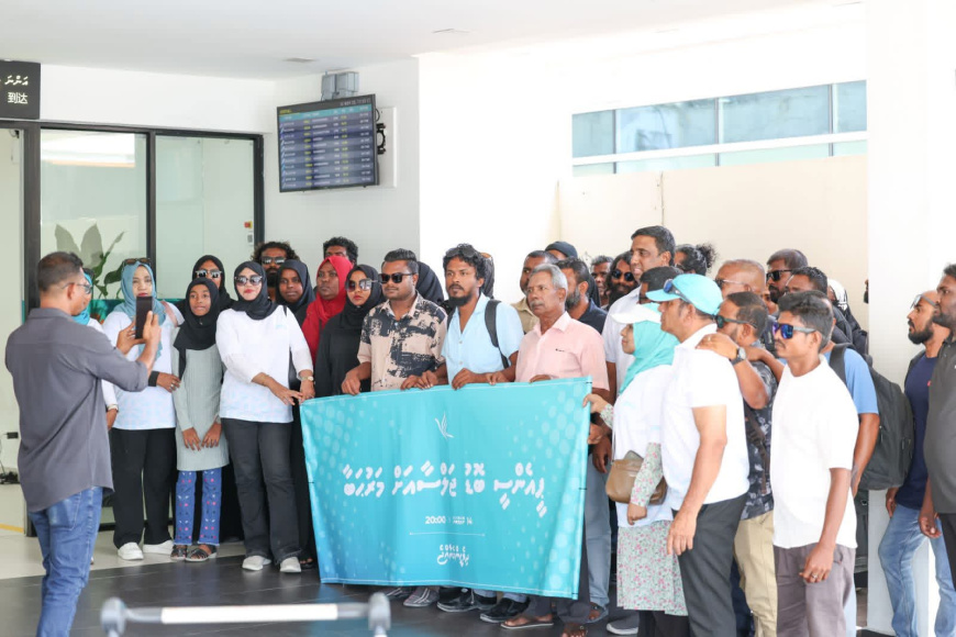 މިލިއަނުން ހަރަދުކޮށް މީހުން ޖަމާކޮށްގެން ރައީސް ބޭނުންފުޅުވަނީ ރެކޯޑު ހަދަން