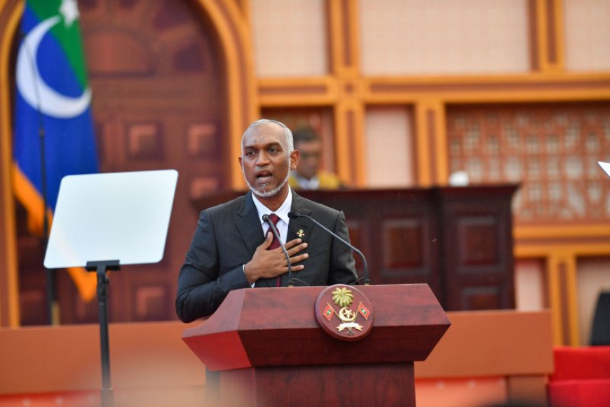 ވެރިކަމުގެ ހުވާކުރެއްވުމަށް ބޭއްވި ރަސްމިއްޔާތުގެ ތެރެއިން - ފޮޓޯ: ރައީސް އޮފިސް