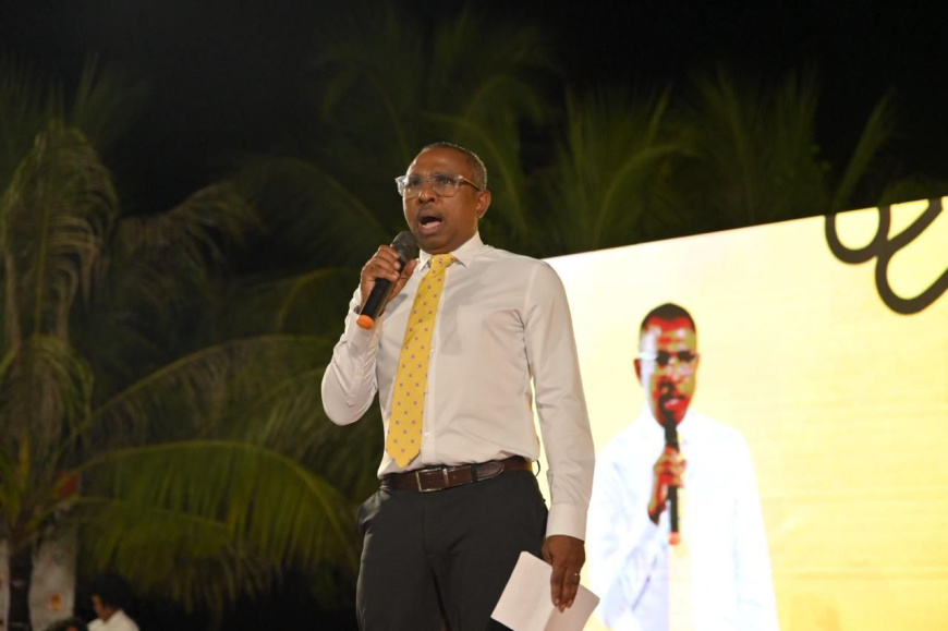 މޭޔަރު އާޒިމް، "މޭޔަރު މުއިއްޒު"ގެ ވައްކަން ފޮރުވާކަމުގެ ތުހުމަތު!