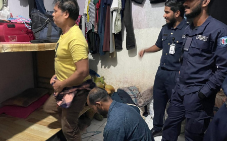 ނިދާ ކޮޓަރީގައި ކުރުނބާ ފަނި ގިރައިގެން ވިއްކާ ބިދޭސީންތަކެއް އަތުލައިގެންފި