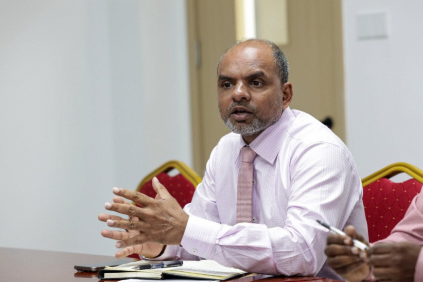 ޑރ. ޝަމްހީދުގެ ކޮއްކޮއެއް މޯލްޑިވްސް ޕޯސްޓުގެ ބޯޑަށް