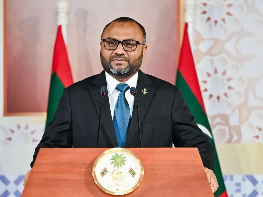 މިސްކިތްތަކުގައި ބަހައްޓާފައި ހުންނަ ސުތުރާތައް ނަގަނީ