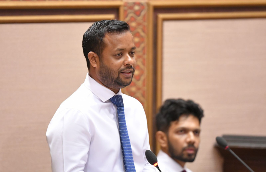 އައްޑޫގައި ޕްރޮޖެކްޓެއް ނުހިނގާތީ މުއްތަލިބް މަޖިލީހަށް ހާޒިރުކުރަނީ