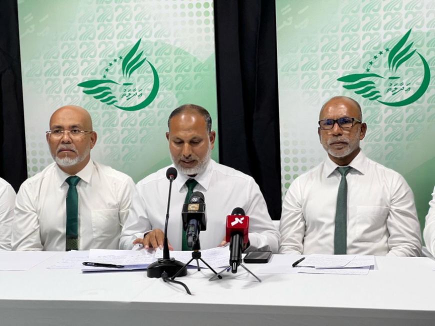 ހުދުމުހުތާރު ކަމަށް ބުނެ އަދާލަތުގެ ރައީސަކަށް ވާދަކުރާ އިކްރާމް އިންތިހާބު ބޮއިކޮޓްކޮށްފި