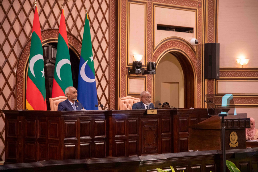 ސަރުކާރުން ހުށަހެޅި ގޮތަށް ދެ އިންތިހާބު އެއްކޮށްލަން ގާނޫނު އަސާސީ ބަދަލުކުރަން ފާސްކޮށްފި
