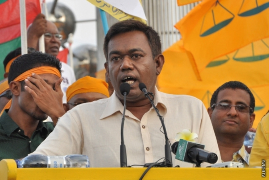 ސަރުކާރުތަކަށް މަޖިލިސްގެ ކޮންޓްރޯލް ލިބުނަސް ރައްޔިތުންނަށް ހެވެއް ނޯންނާނެ: އިބުރާ