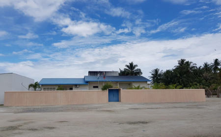 މާވަށު ފެނަކަ މުވައްޒަފުން ވޯޓުލާން ނުފޮނުވާ ސްޓޭޝަންގައި ހިފަހައްޓަނީ