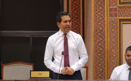 Saeed Fails to Give Direct Answer on Why Dollar Rate Remains High