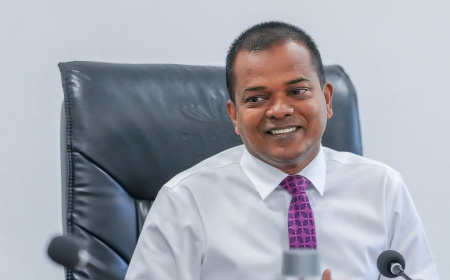 ރައީސް ނަޝީދާއި ފަޔާ އަށް އައްޑޫ މޭޔަރު ނިޒާރު ތާއީދު ކުރައްވައފި