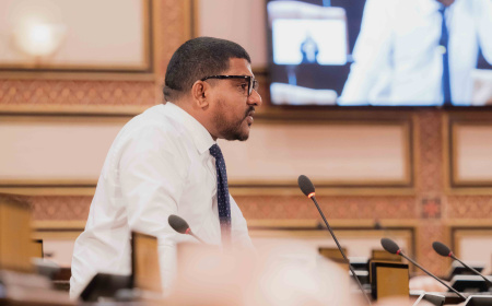 Amendment to Mandate Service Charge Payments in Dollars Accepted