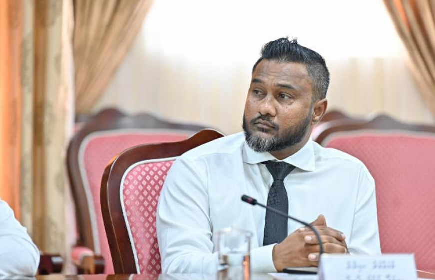 މެމްބަރު ސިނާންގެ ގޮނޑި ގެއްލިއްޖެ ކަމަށް ހުކުމް ކޮށްފި