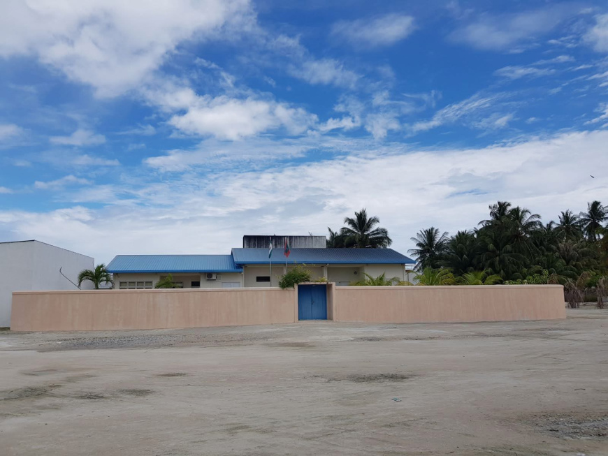 މާވަށު ފެނަކަ މުވައްޒަފުން ވޯޓުލާން ނުފޮނުވާ ސްޓޭޝަންގައި ހިފަހައްޓަނީ