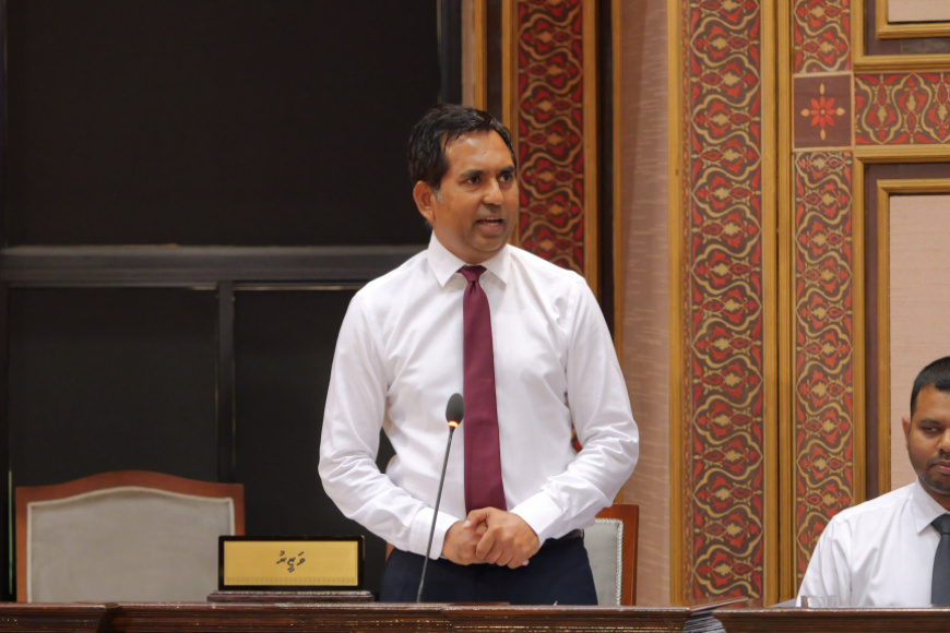 Saeed Fails to Give Direct Answer on Why Dollar Rate Remains High