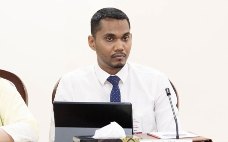 ވަޒީފާއާބެހޭ ޓްރައިބިއުނަލްގެ ރައީސް އިސްތިއުފާ ދެއްވައިފި