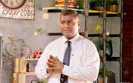ސަރުކާރުން އުނބަށްޖެހުން: ހެޔޮބަދަލަށް ފުރުސަތުދޭން ވަކިކުރި ނަސީރު އެޑްވައިޒަރަކަށް