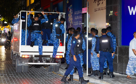 އެތައް ސަތޭކަ ފުލުހުންނެއް މާލޭ މަގުމައްޗަށް ނެރެފި